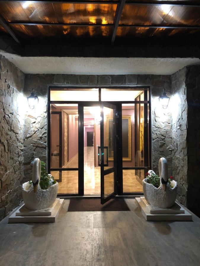 Гостевой Дом Siella Hotel Szuhumi Kültér fotó