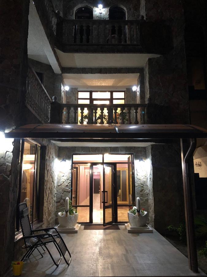 Гостевой Дом Siella Hotel Szuhumi Kültér fotó