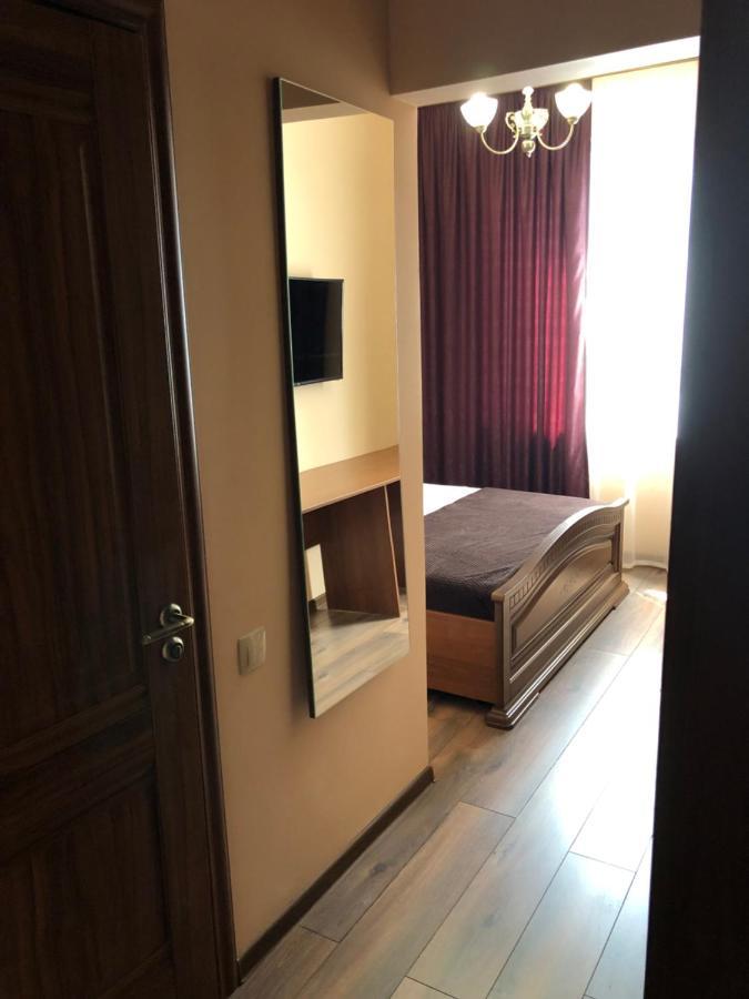 Гостевой Дом Siella Hotel Szuhumi Kültér fotó