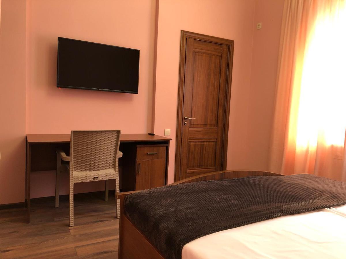 Гостевой Дом Siella Hotel Szuhumi Kültér fotó