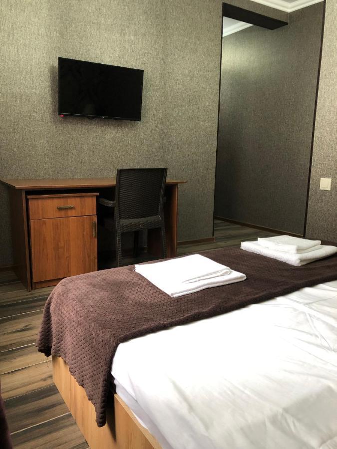 Гостевой Дом Siella Hotel Szuhumi Kültér fotó