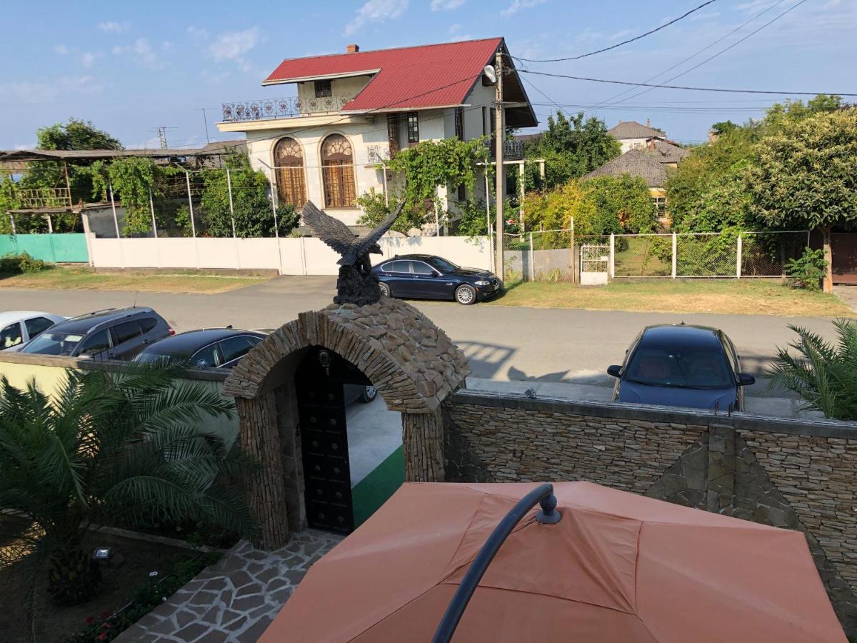 Гостевой Дом Siella Hotel Szuhumi Kültér fotó
